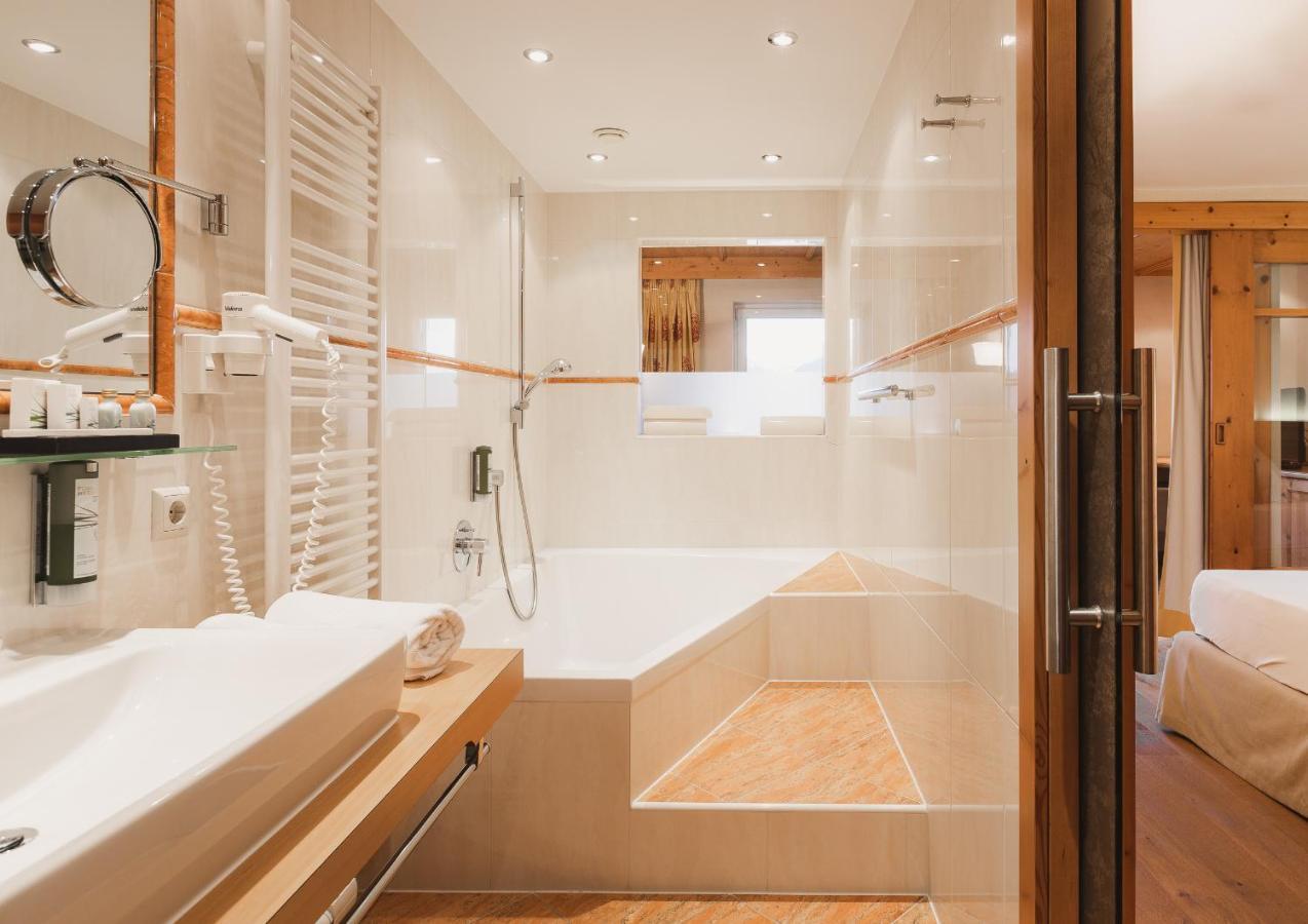 Hotel Bergblick 4 Sterne Superior Fiss Ngoại thất bức ảnh