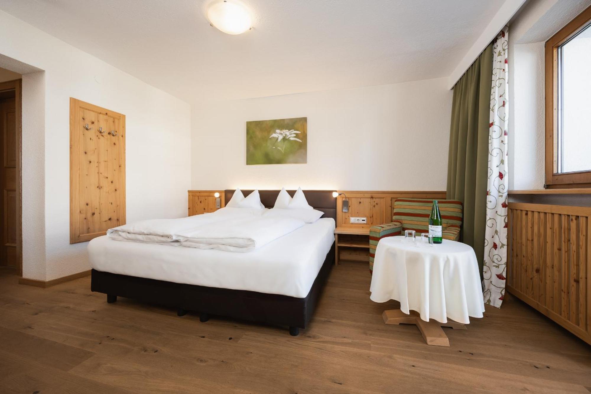 Hotel Bergblick 4 Sterne Superior Fiss Ngoại thất bức ảnh