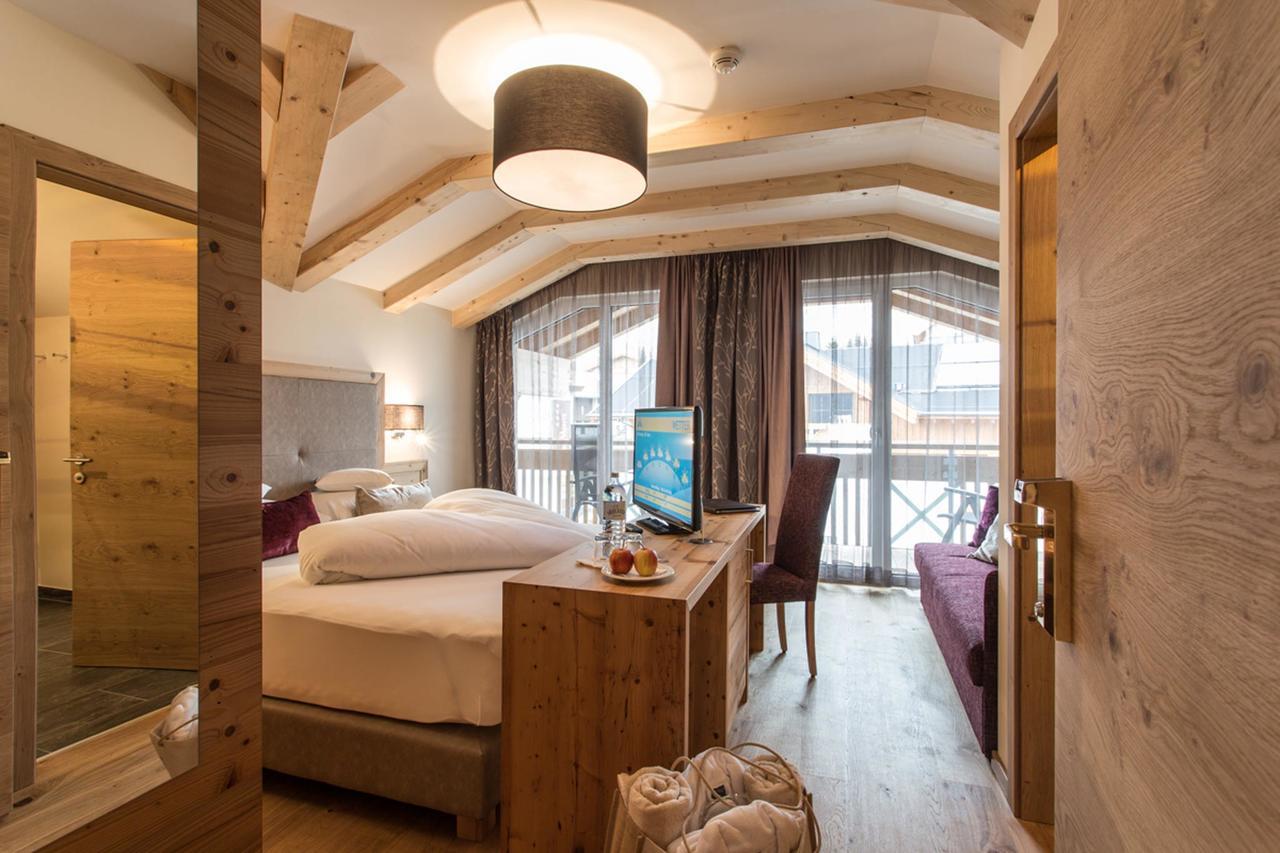 Hotel Bergblick 4 Sterne Superior Fiss Ngoại thất bức ảnh
